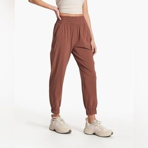 Vuori Villa Jogger, Hazelnut, Medium, NWT